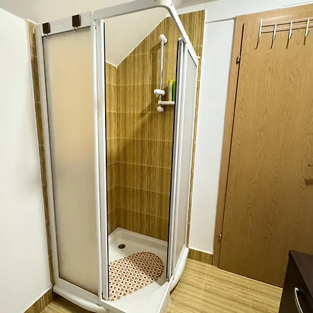 Kucica アパート ズラティボール